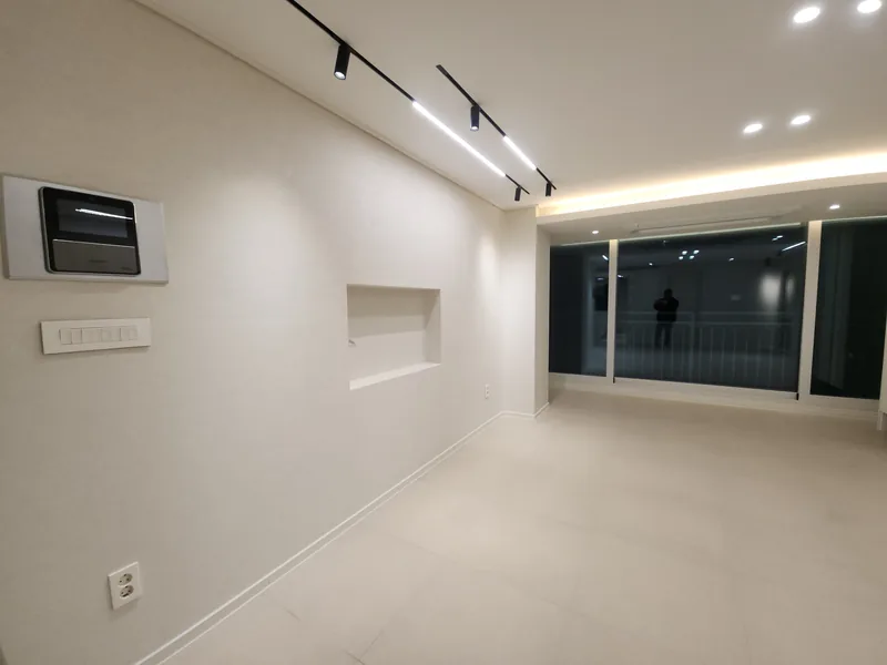 아파트인테리어업체 거실 벽감 디테일